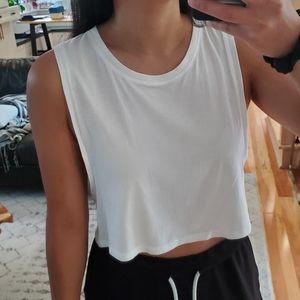 Aritzia Talula Crop Muscle Tank, Medium